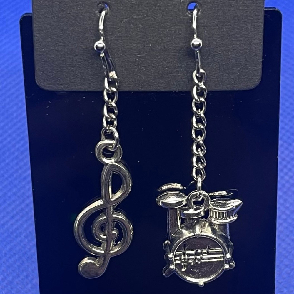Treble Clef, G Clef, Drum, Music Lover Hook Earrings